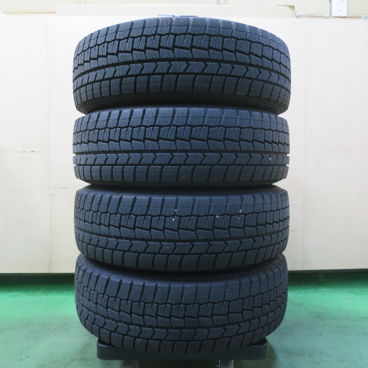 バリ溝！キレイ！9.5分★スタッドレス 195/65R16 ダンロップ ウインターマックス WM02 RiZLEY ライツレー 16インチ PCD100/4H★5050809イス