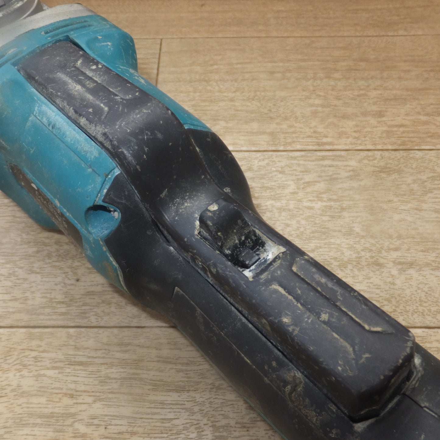 [送料無料] ジャンク★マキタ makita 125mm 充電式ディスクグラインダ GA508D 18V 本体のみ★