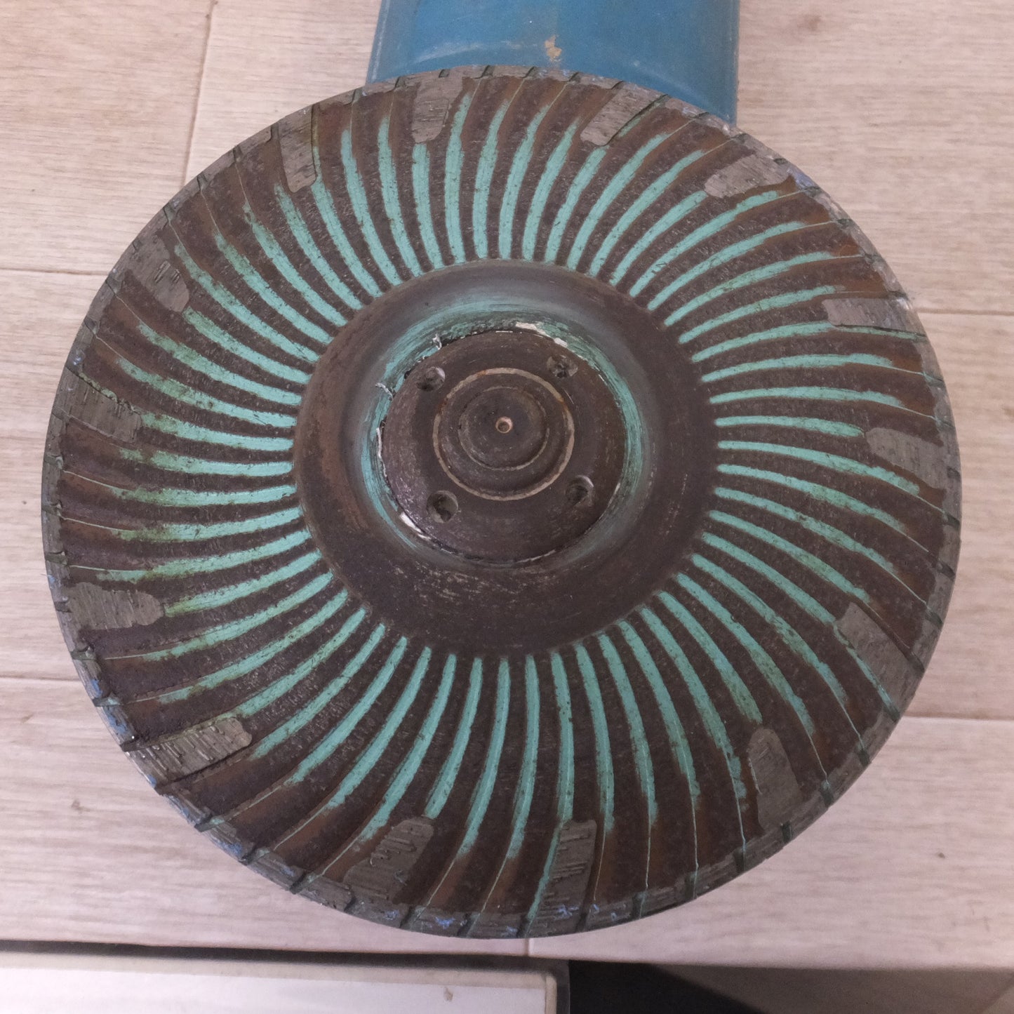 [送料無料] ★マキタ makita 180mm ディスクグラインダ 9047L　100V 15A 50-60Hz 1430W★