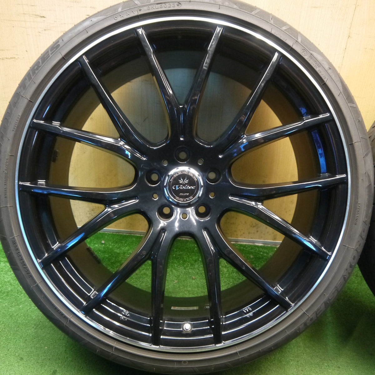 キレイ！23年◎Voltec Milano 245/35R21 トーヨー プロクセス FD1 ボルテック ミラノ 21インチ PCD114.3/5H◎6100906Hノ