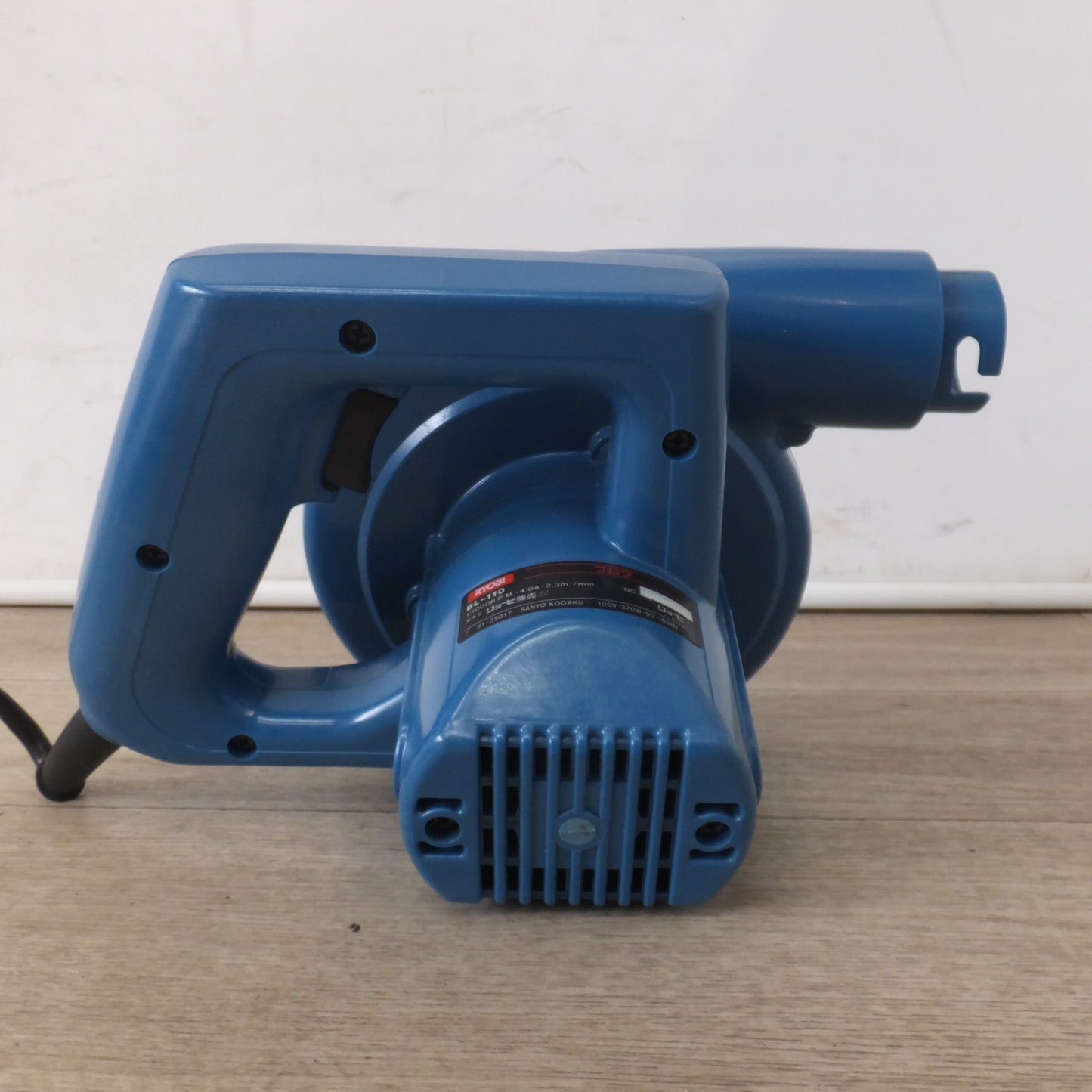 [送料無料] ★リョービ RYOBI ブロワ BL-110　100V 370W 50～60Hz 13000R.P.M. 4.0A 2.3m3/min.★