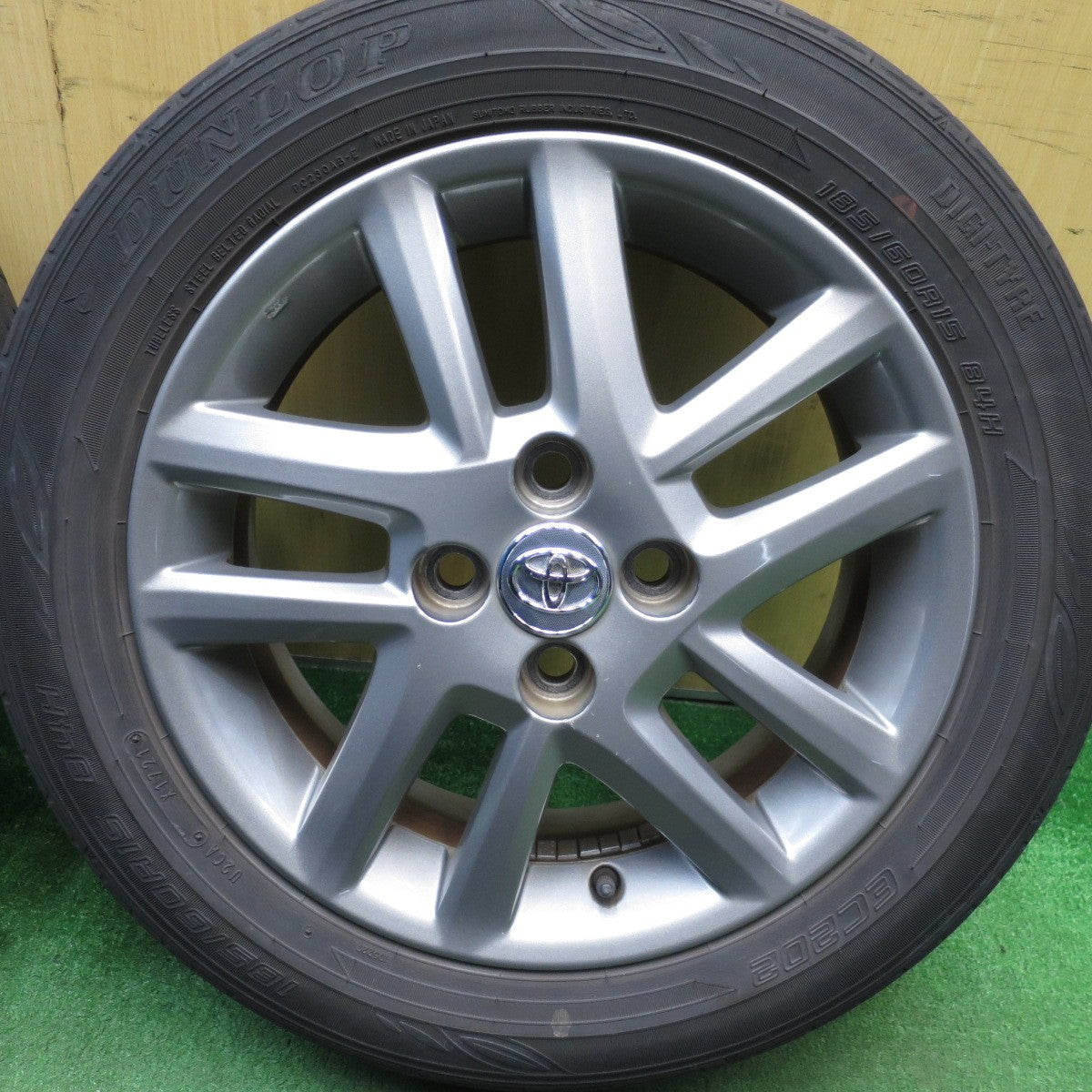 [送料無料] 4本価格！23年★トヨタ カローラ フィルダー 純正 185/60R15 ダンロップ EC202 ヨコハマ BluEarth-ES ES32 15インチ PCD100/4H★5031013Hノ