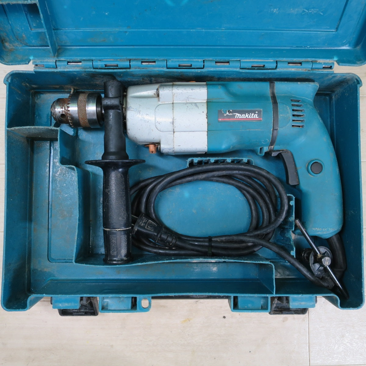 ☆マキタ 20mm 2スピード 震動 ドリル HP2032 電動 工具 振動 ドリル コード式 100V makita☆