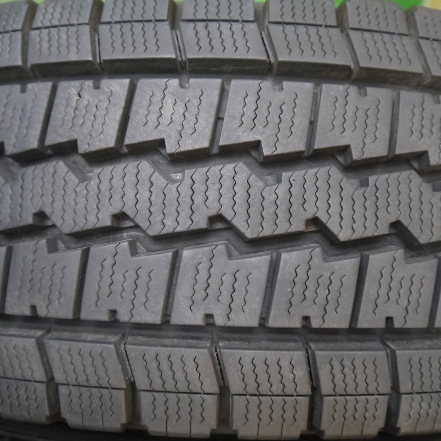 バリ溝！9.5分★スタッドレス 225/75R16 118/116L ダンロップ ウインターマックス LT03 タイヤ 16インチ 小型 トラック バス フィアット デュカト 等★6021805Hノタ