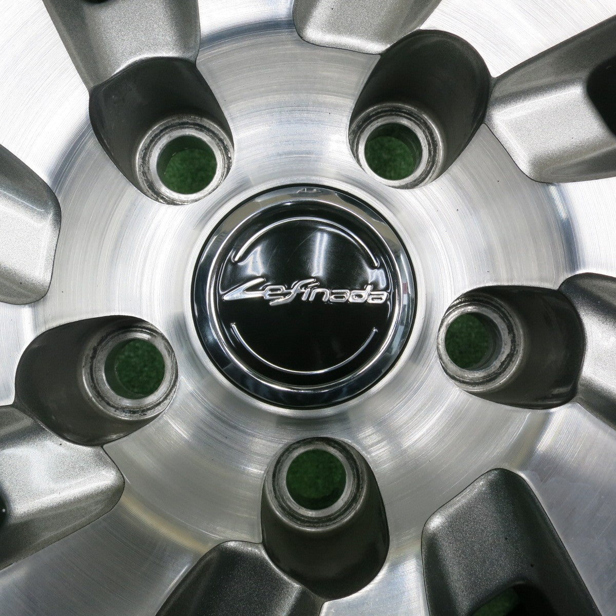 [送料無料] バリ溝！20年！キレイ！8.5分★スタッドレス 235/45R18 ブリヂストン ブリザック VRX2 Lefinada MOTION1 レフィナーダ 18インチ PCD114.3/5H★4111509NJス