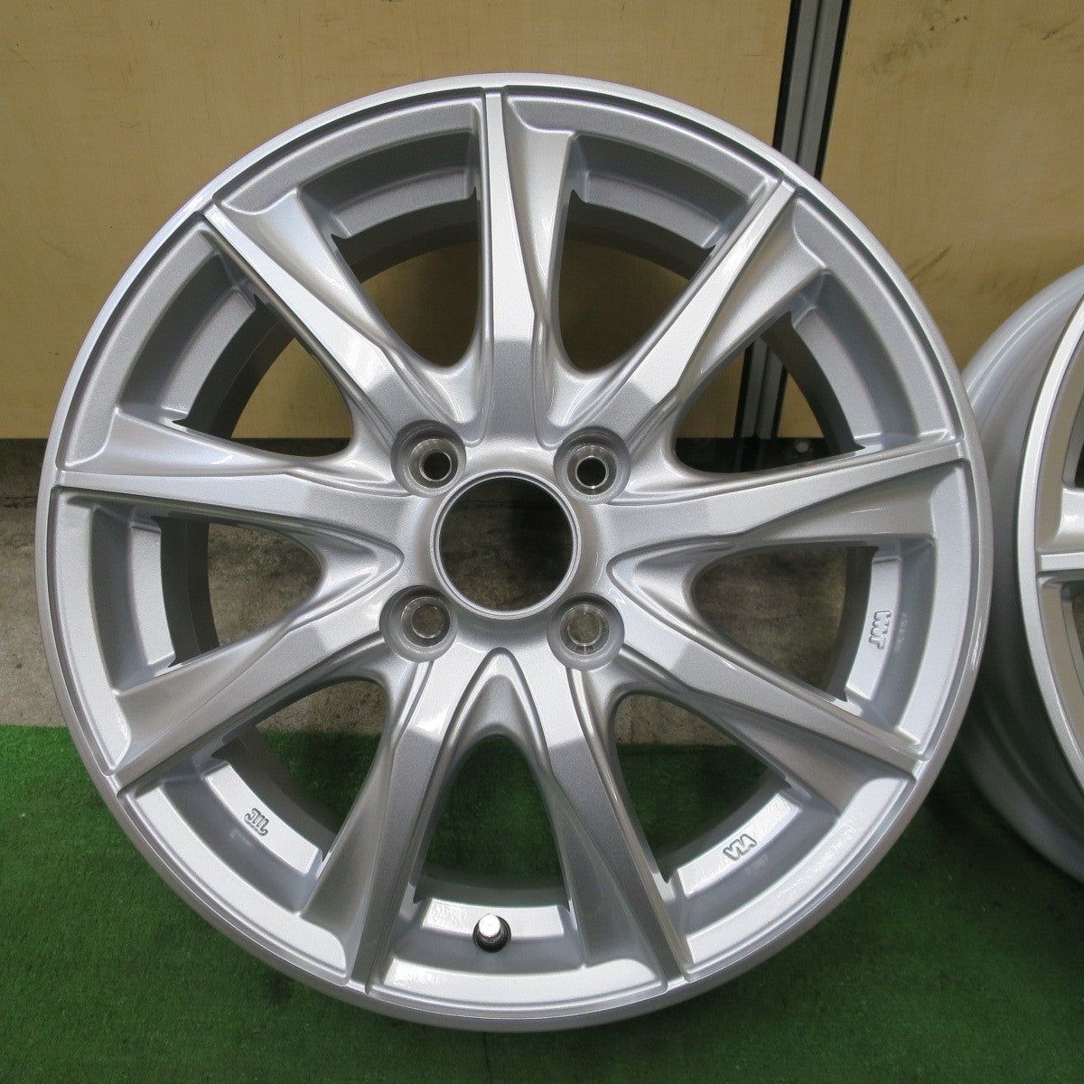 未使用！キャップ付き★DUFACT デュファクト 15インチ 社外 アルミ ホイール 15×5.5J PCD100/4H★6052902NGホ