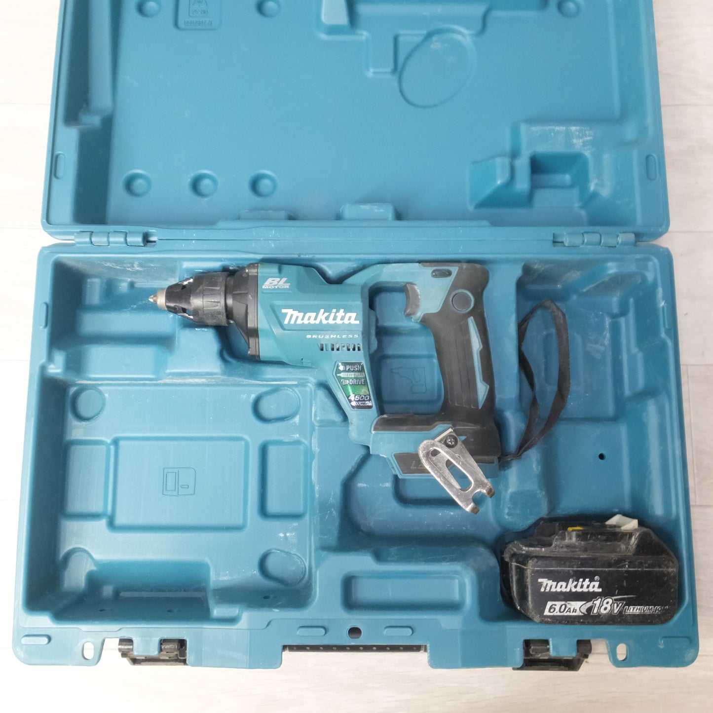 [送料無料] ◆makita マキタ 充電式スクリュードライバ FS455D 18V バッテリー付き 電動工具◆