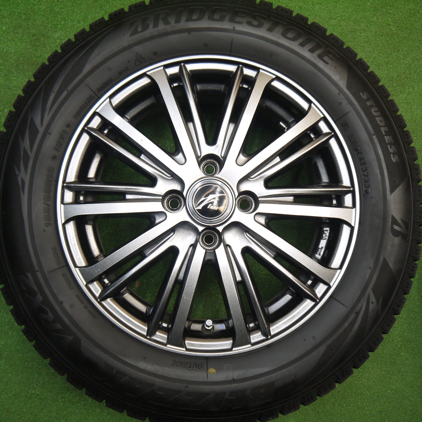 キレイ！22年★スタッドレス 185/65R15 ブリヂストン ブリザック VRX2 Fang ファング 15インチ PCD100/4H★5112605Hス