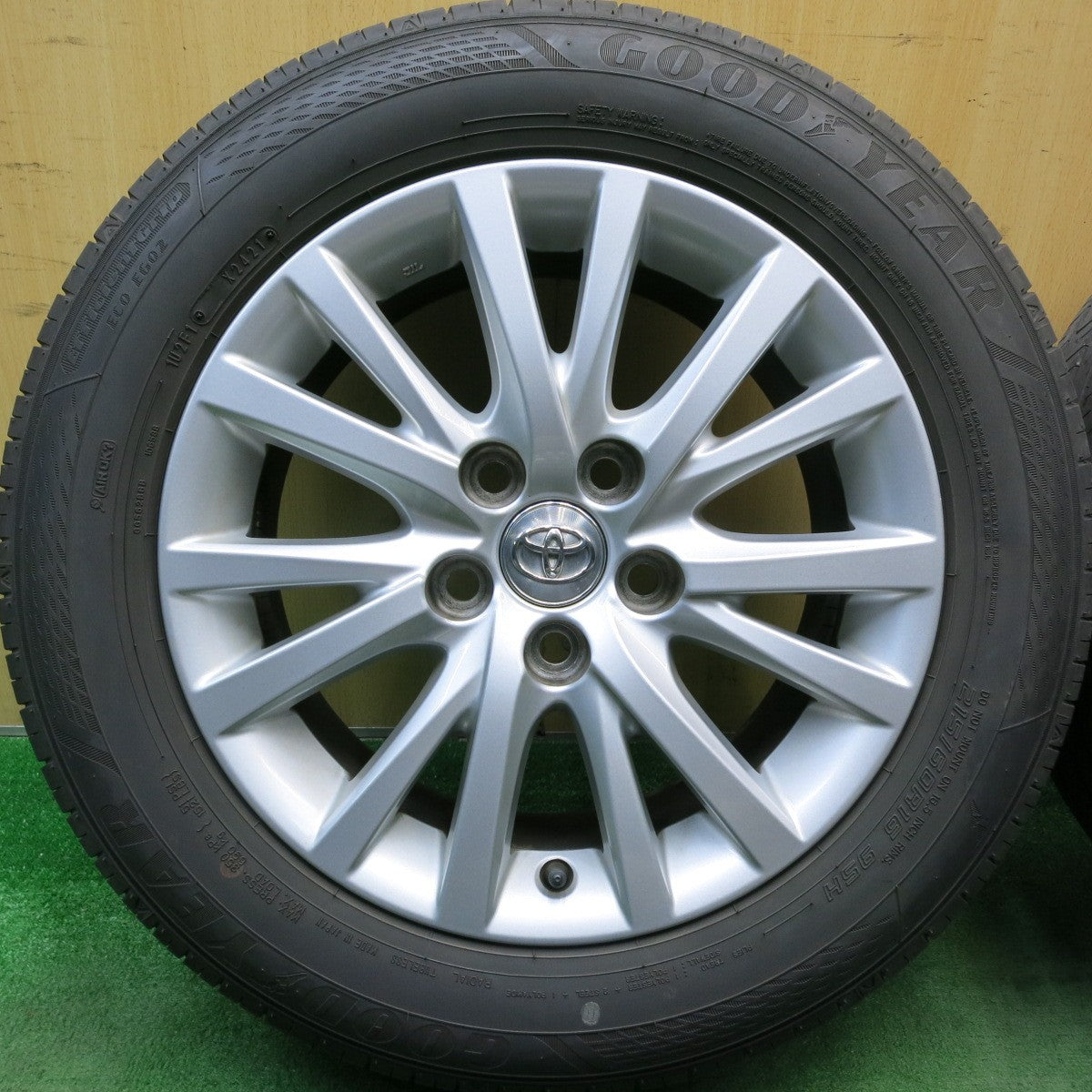 バリ溝！24年！9分★トヨタ 130系 マークX 純正 215/60R16 グッドイヤー EfficientGrip ECO EG02 グリンランダー COLO H02 16インチ PCD114.3/5H★5051105HAノ