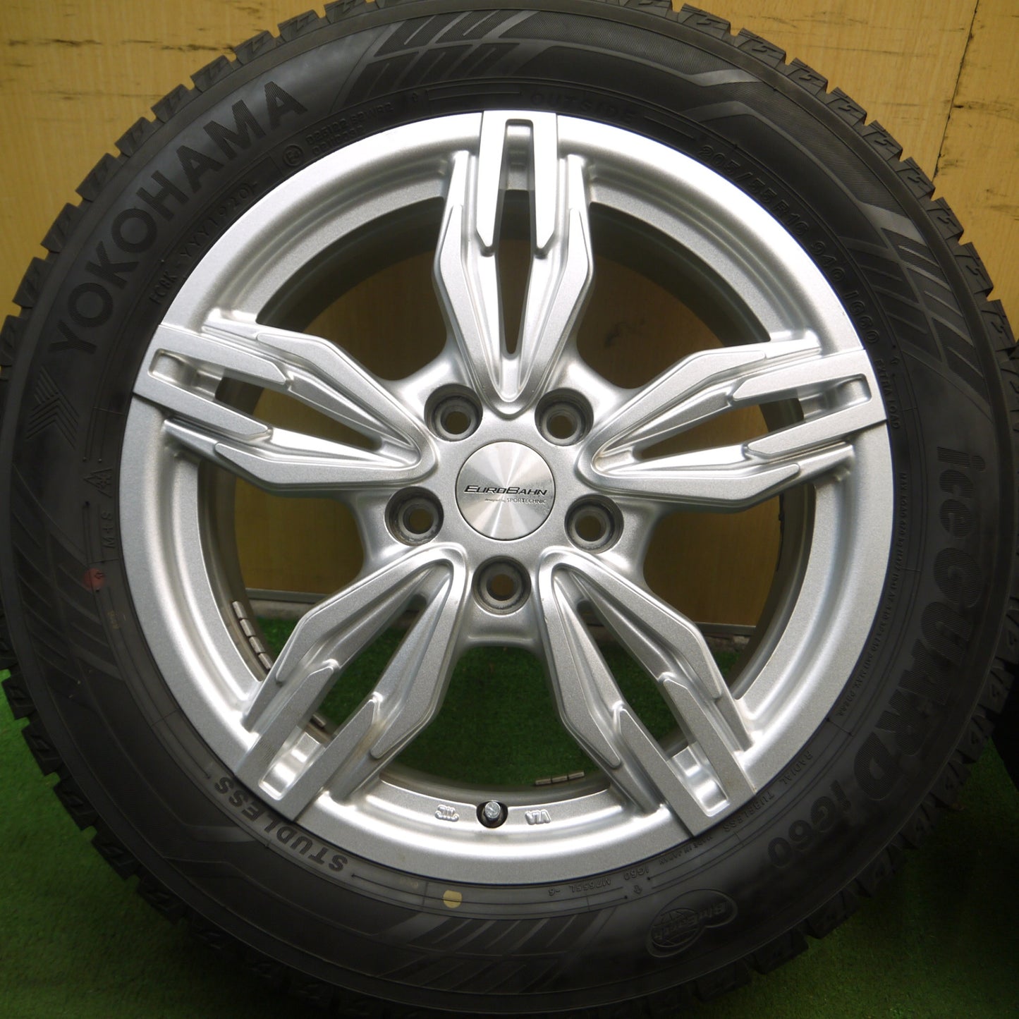 *送料無料* バリ溝！20年！キレイ！9.5分★ボルボ等 EUROBAHN SPORTECHNIC 205/55R16 スタッドレス ヨコハマ アイスガード iG60 PCD108/5H★4040903Hス
