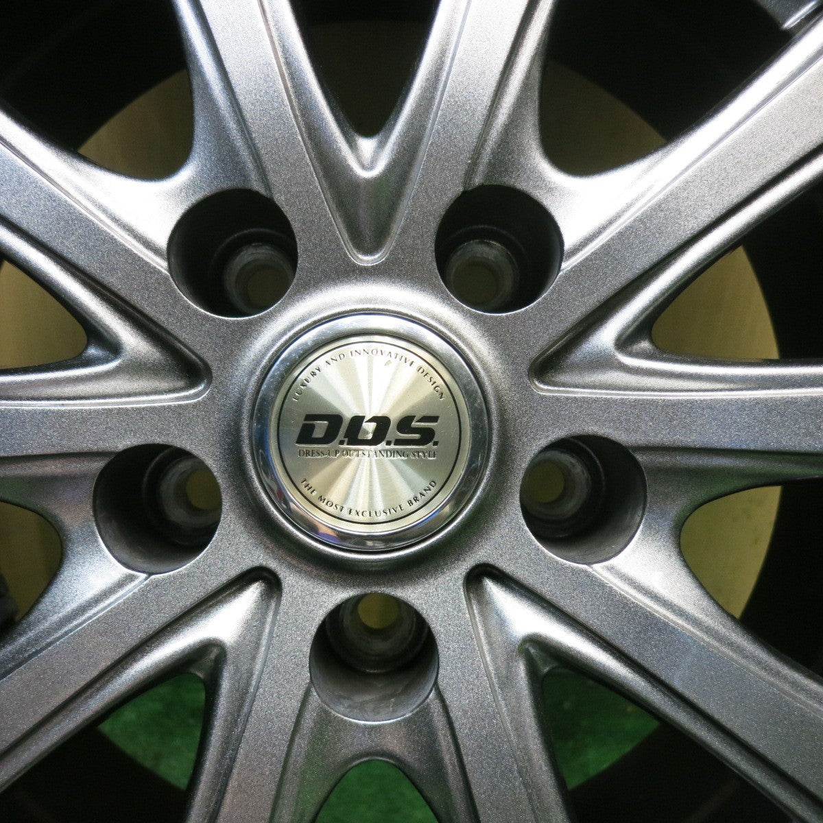 バリ溝！22年！キレイ！9.5分◎スタッドレス 215/65R16 グッドイヤー アイスナビ7 D.O.S. DOS 16インチ PCD114.3/5H◎6092704HAス