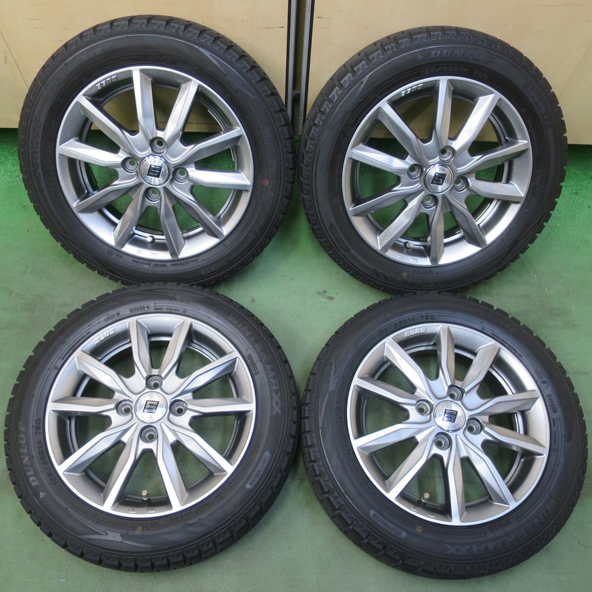 バリ溝！キレイ！9.5分◎スタッドレス 155/65R14 ダンロップ ウインターマックス WM02 SEIN ザイン 14インチ PCD100/4H◎6081201イス