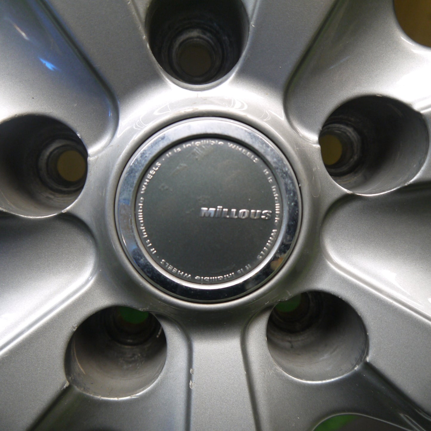 キレイ！23年★スタッドレス 215/60R17 ハンコック ウインター アイセプト IZ2A MILLOUS Ki ミルアス 17インチ PCD114.3/5H★6030901Hス