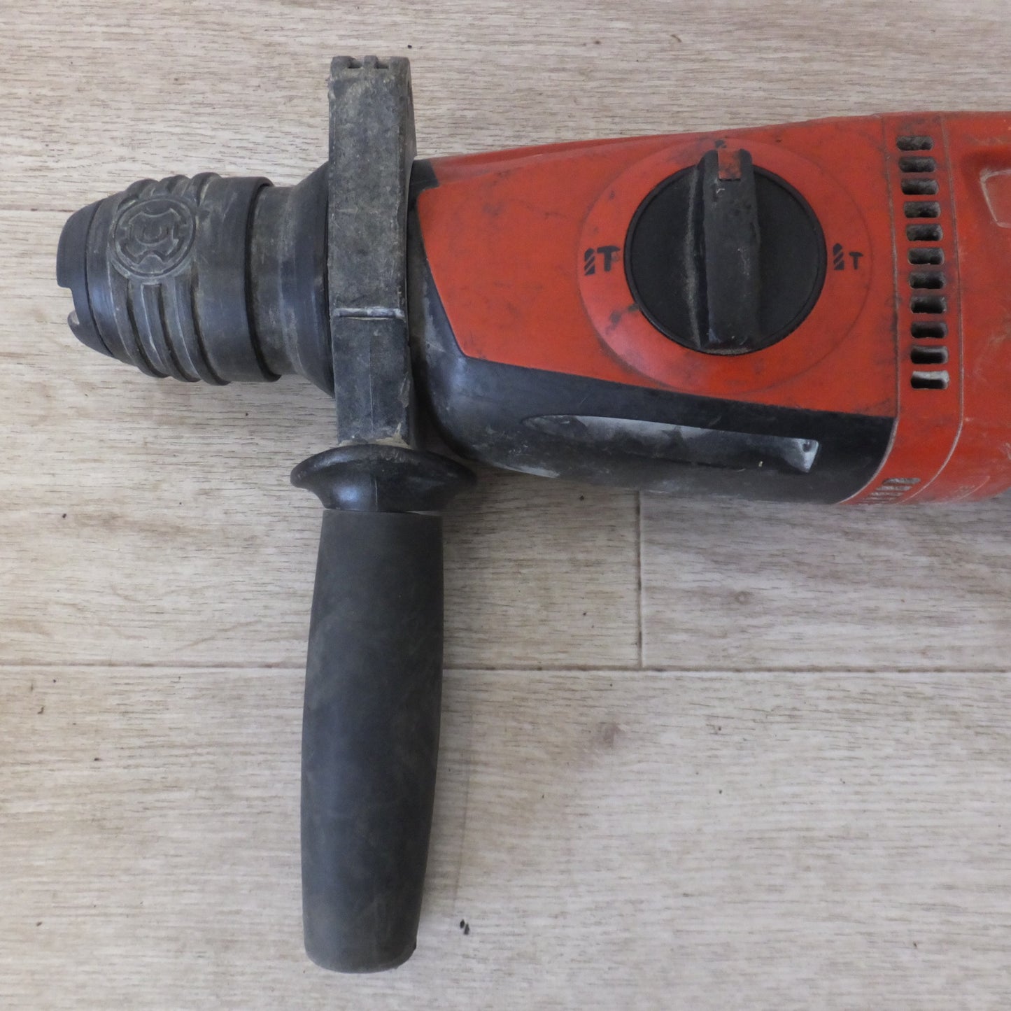 [送料無料] ★ヒルティ HILTI ロータリーハンマー TE2-S　100V～ 650W 50-60Hz★