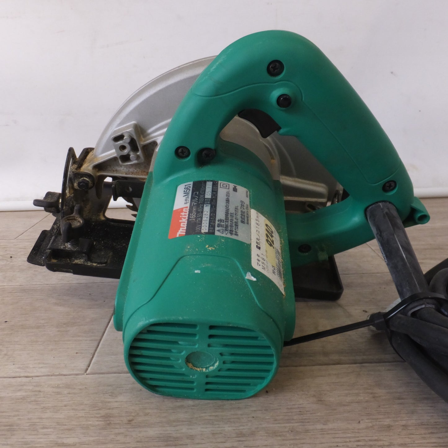 [送料無料] ★マキタ makita 165mm マルノコ M561　100V 11A 50-60Hz 1050W　アステージ NCBOX25　セット★