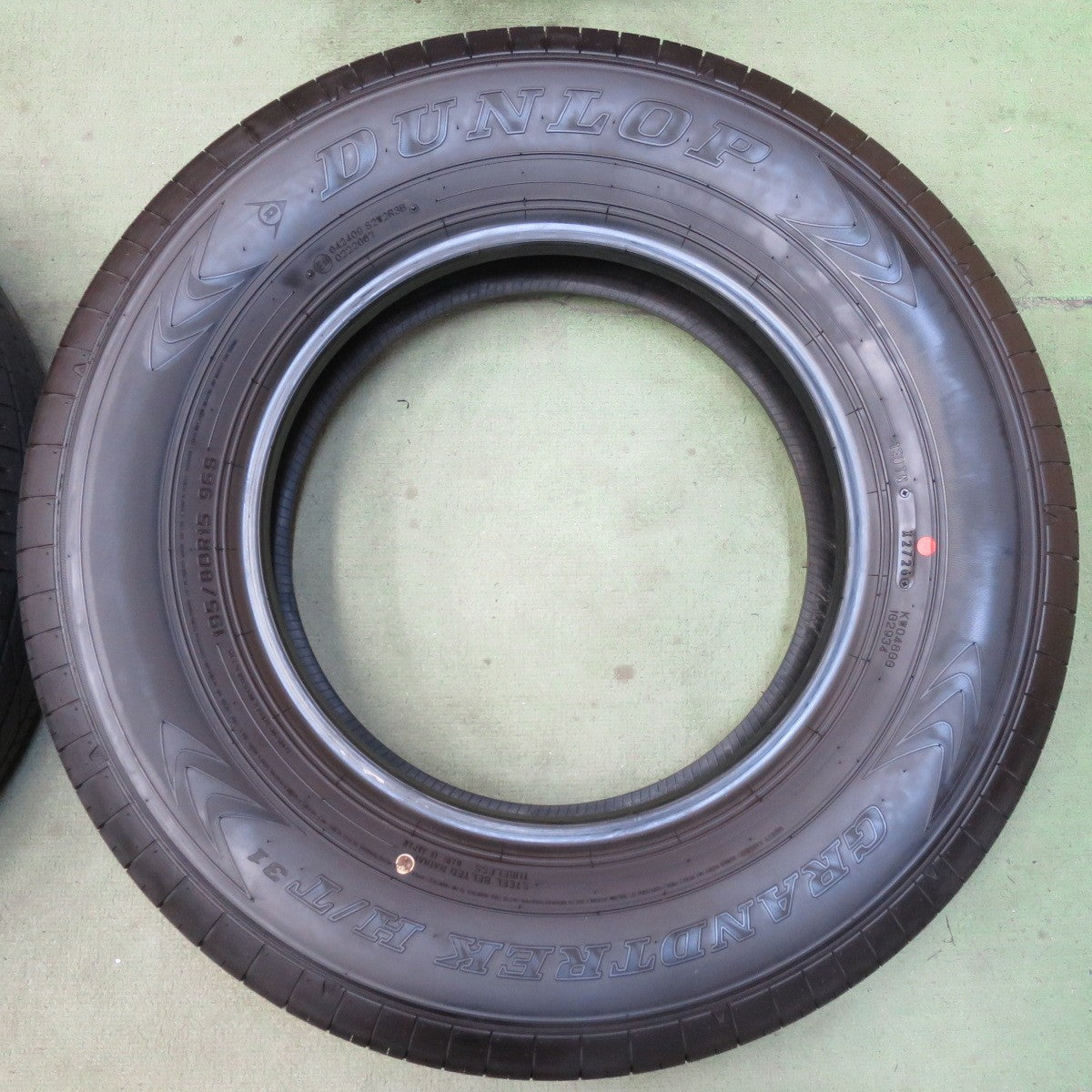 新車外し！26年◎195/80R15 ダンロップ グラントレック H/T 31 タイヤ 15インチ ジムニーシエラ ジムニーノマド 等◎6092510イノタ