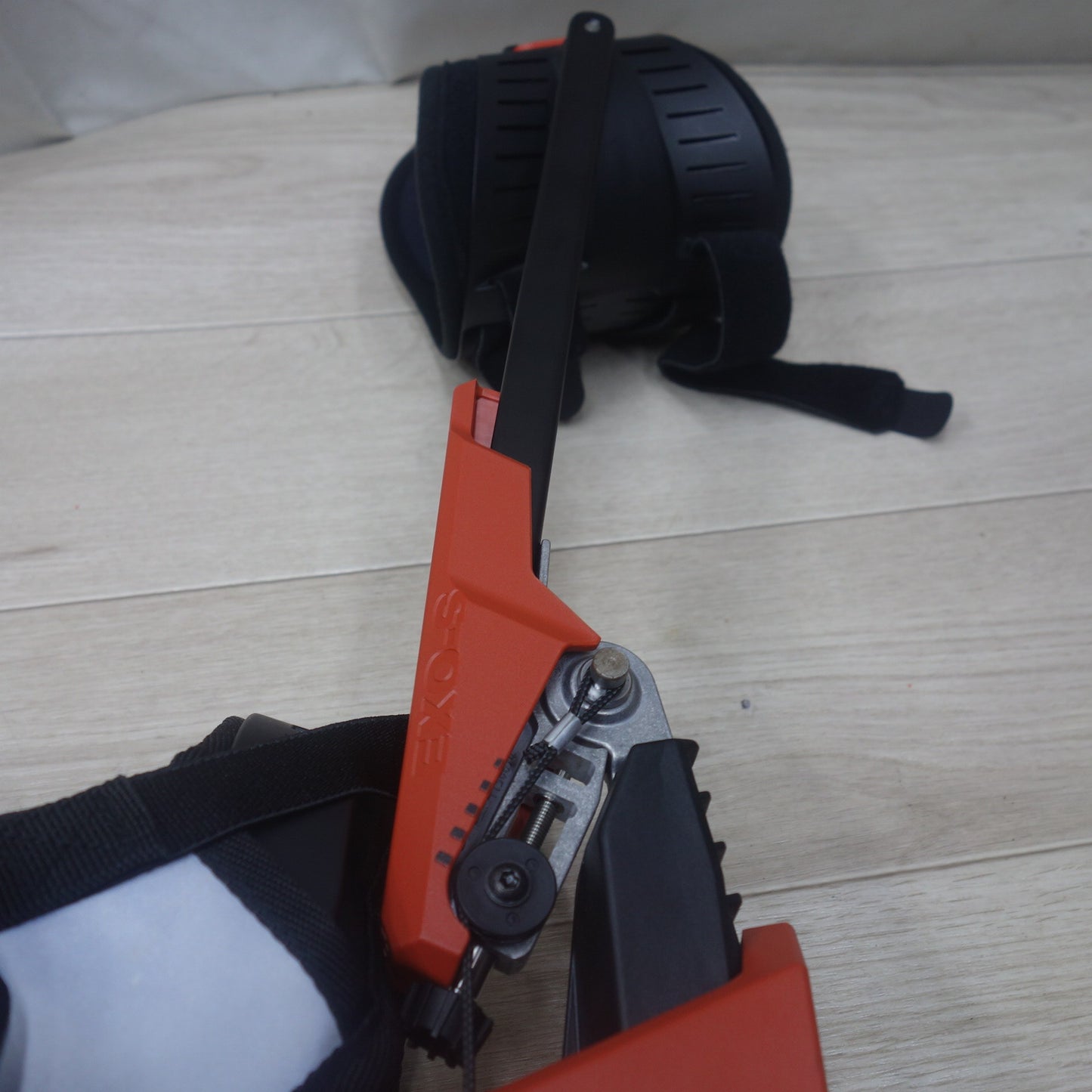 [送料無料] ほぼ未使用◆HILTI ショルダー エクソスケルトン EXO-S 天井 作業用 キャリーバッグ付 #3934464 #2296214 ヒルティ◆