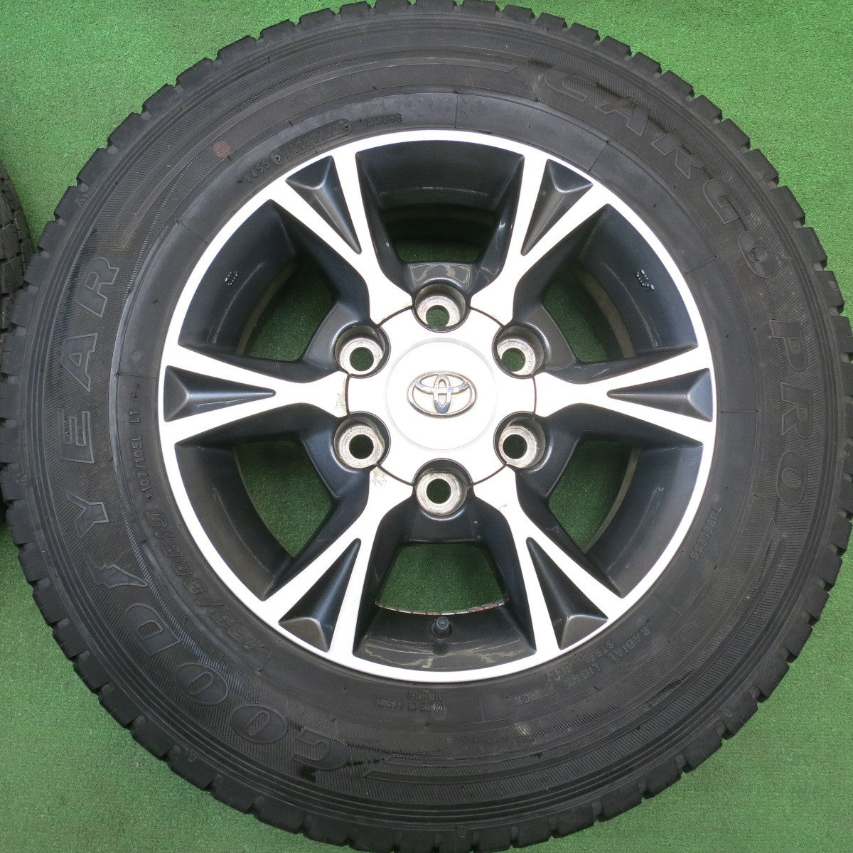 4本価格！22年★トヨタ 200系 ハイエース 純正 OP 195/80R15 107/105L グッドイヤー カーゴ プロ CARGO PRO 15インチ PCD139.7/6H★6011714HAノ