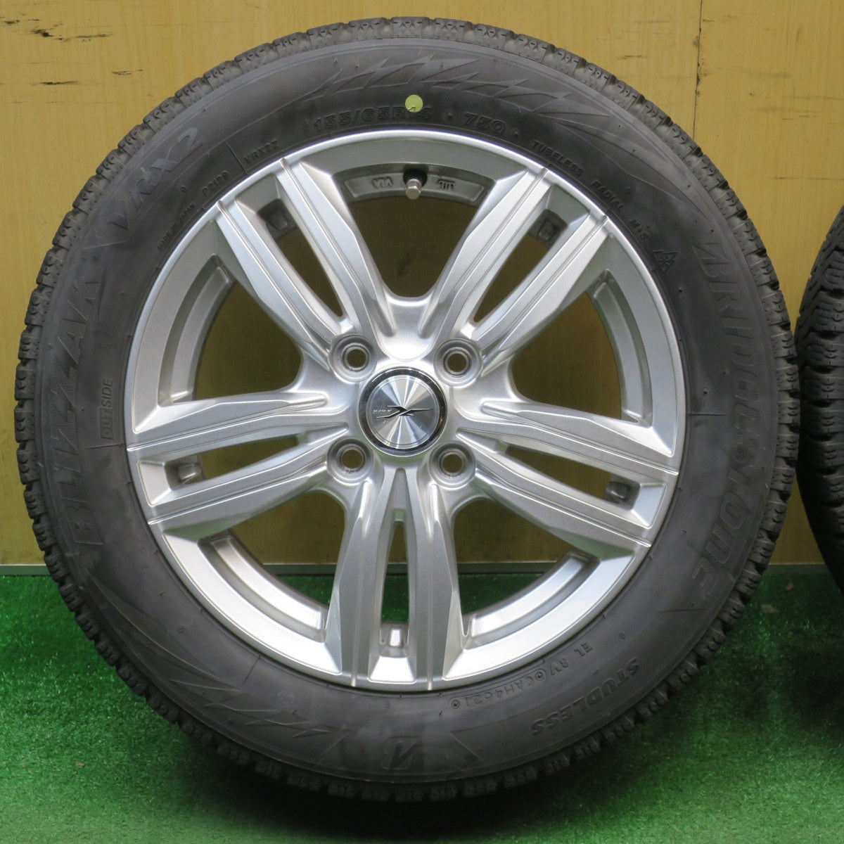 バリ溝！キレイ！8.5分★スタッドレス 155/65R14 ブリヂストン ブリザック VRX2 JOKER ジョーカー 14インチ PCD100/4H★6021904NJス