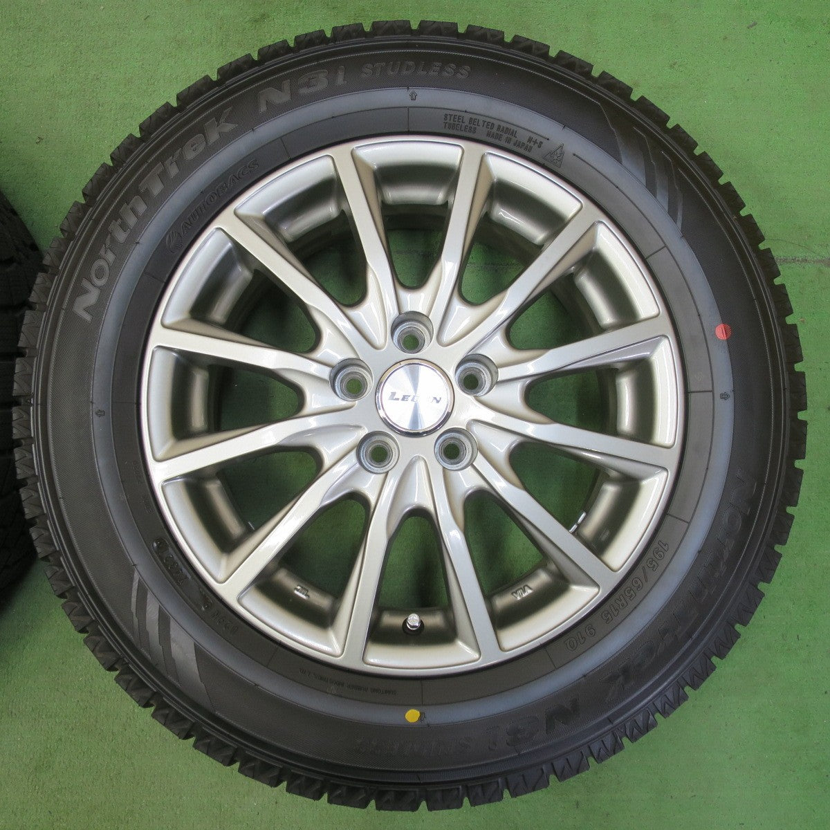 超バリ溝！21年！キレイ！ほぼ10分★プリウス 等 195/65R15 スタッドレス オートバックス ノーストレック N3i LEBEN レーベン 15インチ PCD100/5H★5053001イス