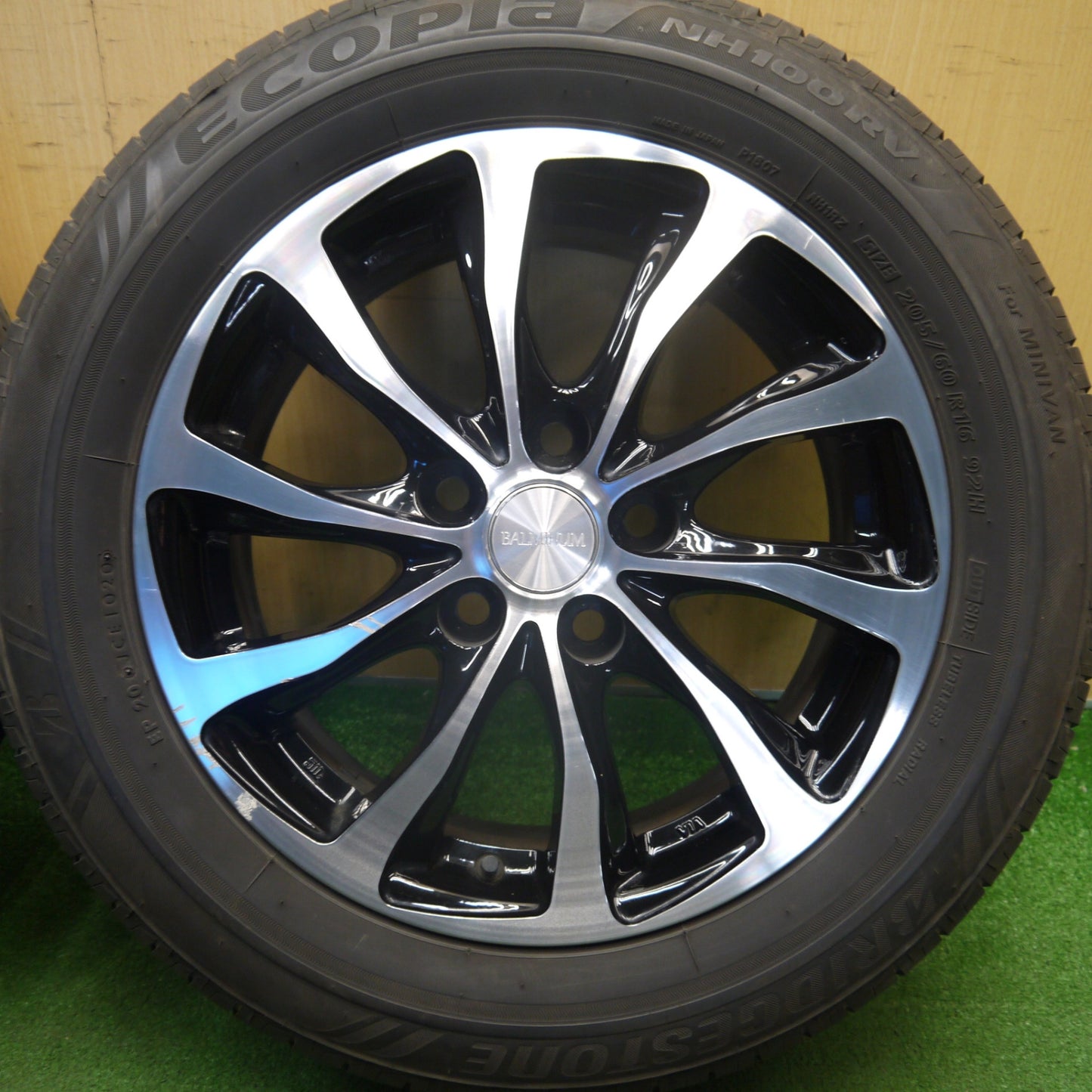 バリ溝！キレイ！9分★205/60R16 ブリヂストン エコピア NH100RV BALMINUM T10 バルミナ 16インチ PCD114.3/5H★6040604Hノ