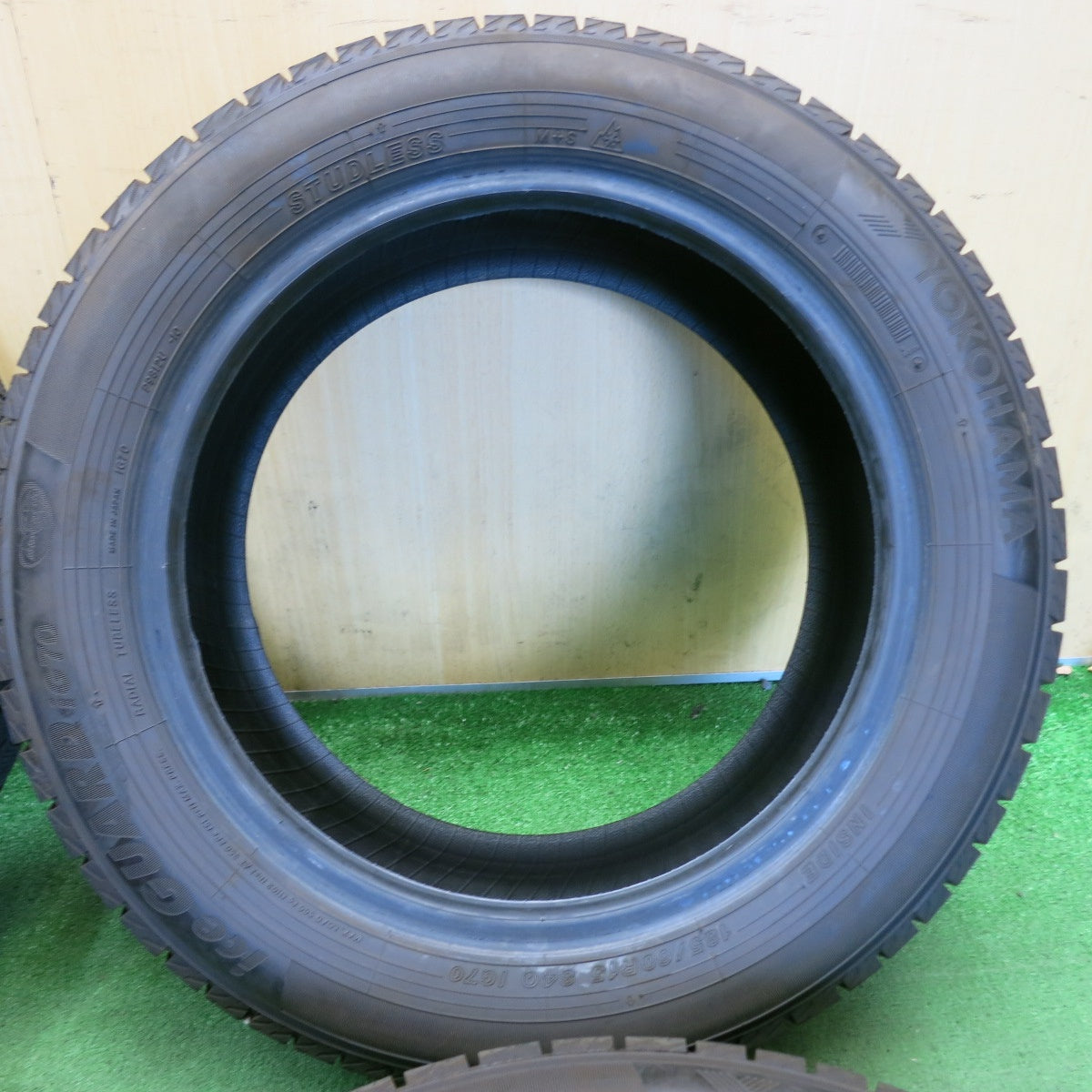 バリ溝！25年！9.5分◎スタッドレス 185/60R15 ヨコハマ アイスガード iG70 タイヤ 15インチ ヤリス ヴィッツ フィット シエンタ 等◎6072103Hスタ