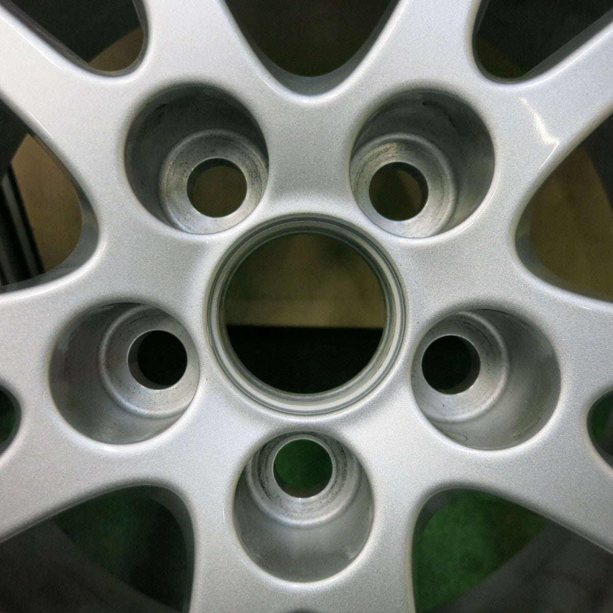 [送料無料] バリ溝！22年！キレイ！9.5分以上★トヨタ 50系 プリウス 純正 195/65R15 スタッドレス ブリヂストン ブリザック VRX2 15インチ PCD100/5H★4122707SYス