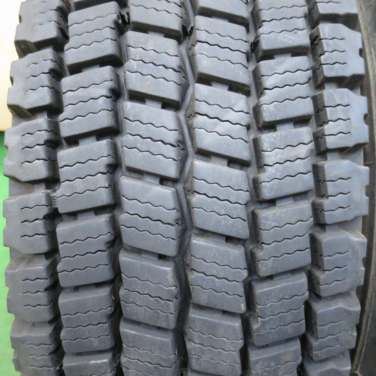 バリ溝！22年！9分★トラック タイヤ 245/70R19.5 136/134L スタッドレス ミシュラン XJS WINTER GRIP+ 19.5インチ★6010703イスタ