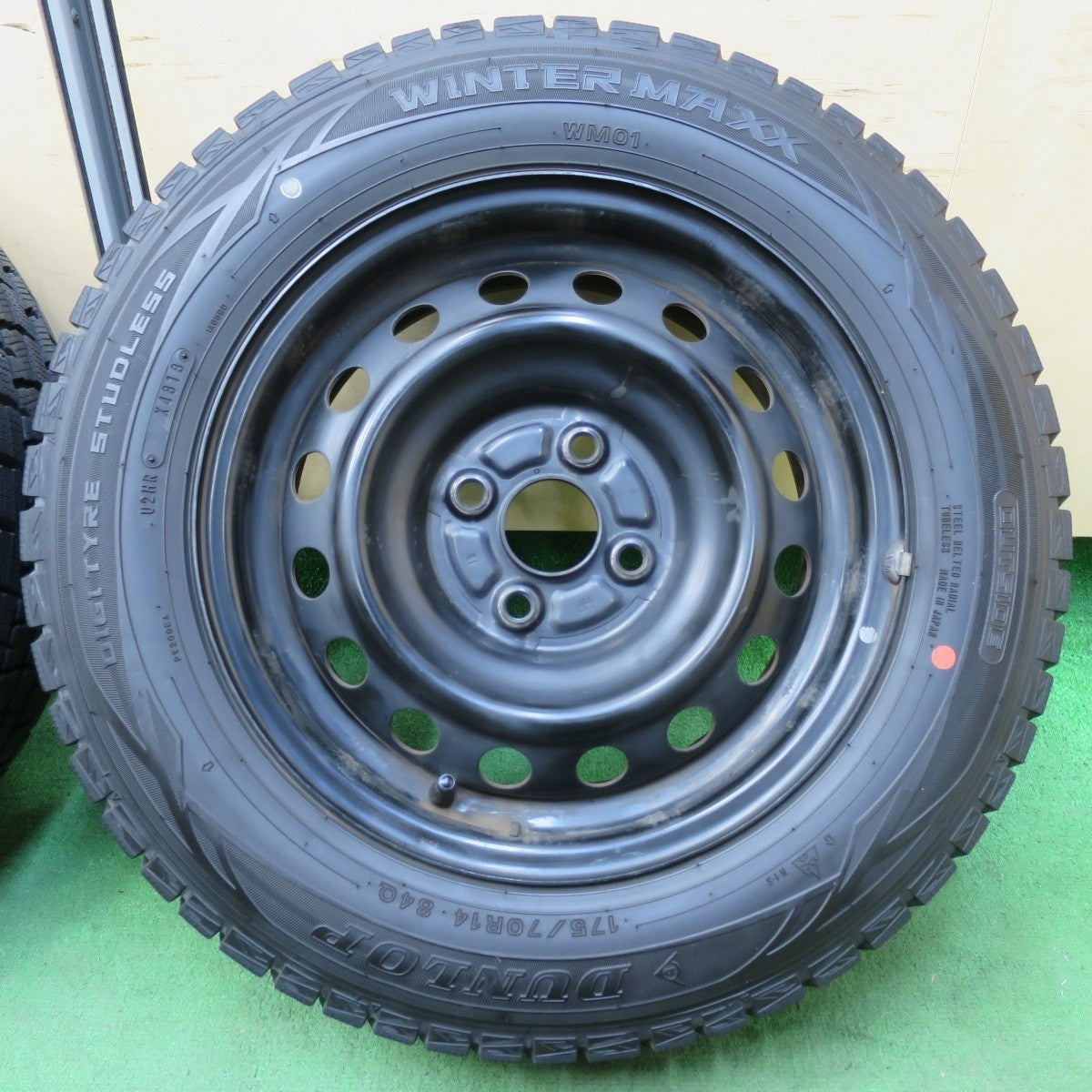 バリ溝！9.5分★スタッドレス 175/70R14 ダンロップ ウインターマックス WM01 スチール ホイール 14インチ PCD100/4H★5031207イス