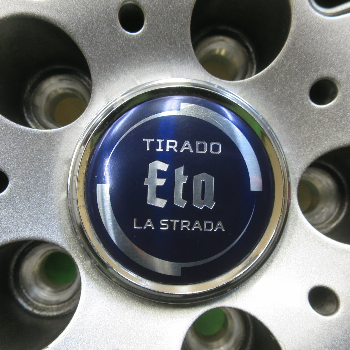 バリ溝！23年！キレイ！9.5分★スタッドレス 225/65R17 ブリヂストン ブリザック DM-V3 TIRADO Eta LA STRADA ティラード ラストラーダ 17インチ PCD114.3/5H★5120201イス