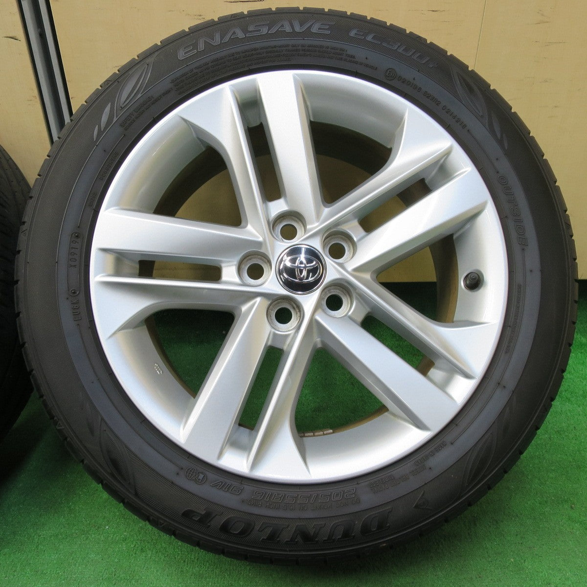 *送料無料* キレイ★トヨタ カローラ スポーツ 純正 205/55R16 ダンロップ エナセーブ EC300+ 16インチ PCD100/5H★4061809イノ