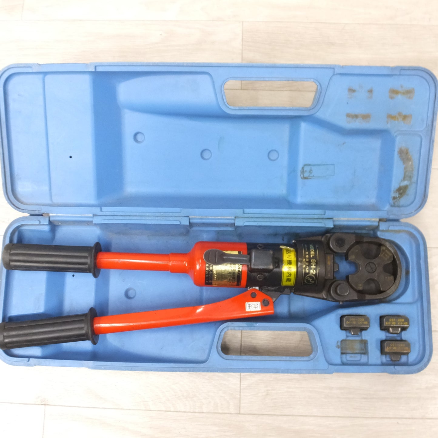 [送料無料] ◆泉精器 IZUMI  手動 油圧 圧着 工具 9H-2 オス ダイス 3個付き 屋内 配線用 電線 接続 圧着端子用 ハンドプレス◆
