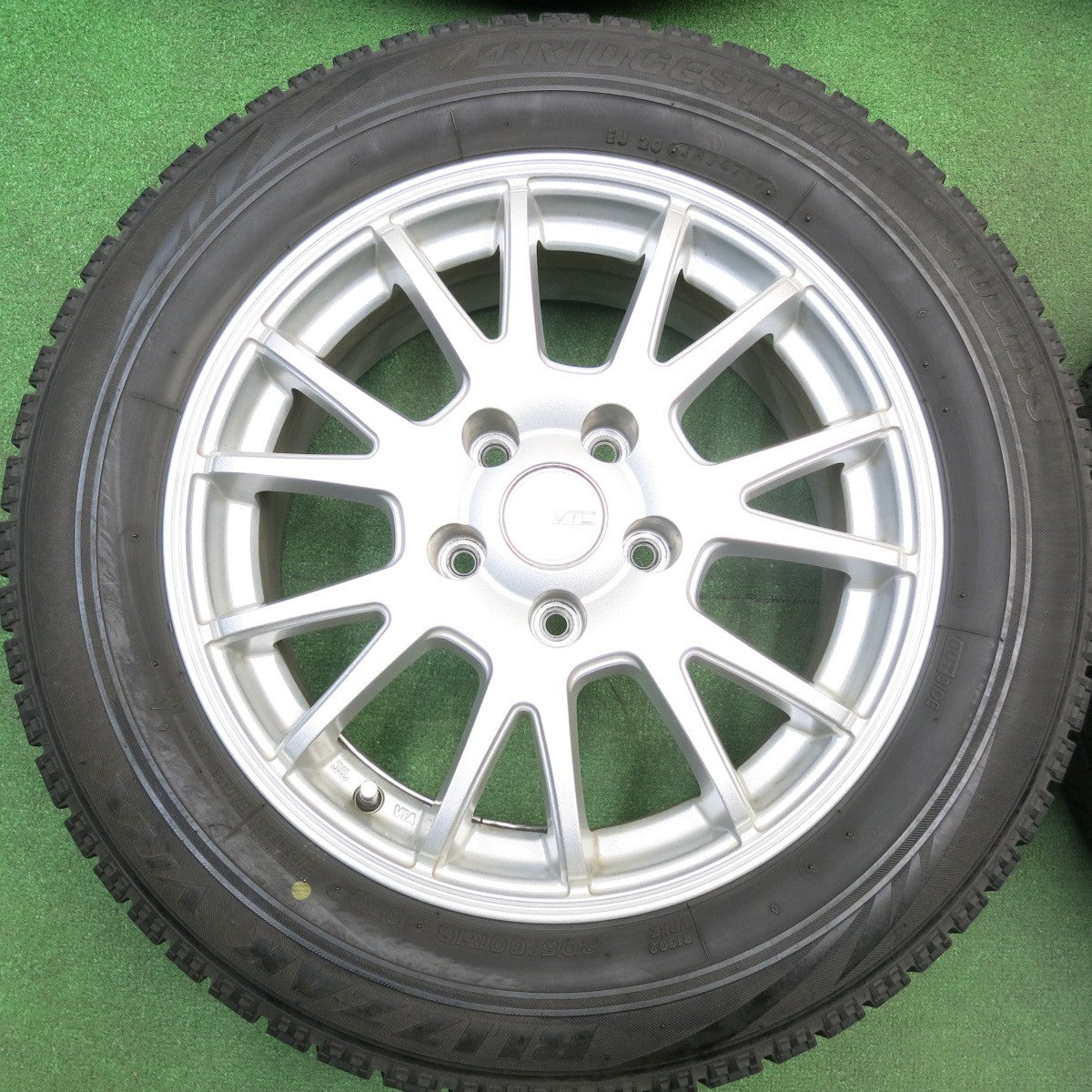 バリ溝！キレイ！8.5分★スタッドレス 205/60R16 ブリヂストン ブリザック VRX VTO 社外 アルミ 16インチ PCD114.3/5H★6012202HAス
