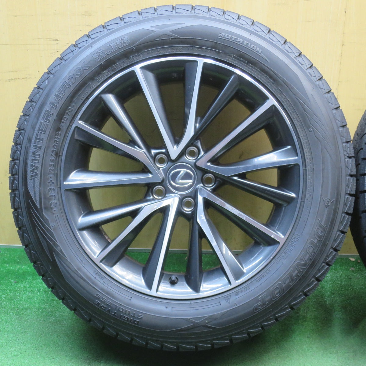 ほぼ未使用！23年！センサー付★レクサス NX 純正 235/60R18 スタッドレス ダンロップ ウインターマックス SJ8 SJ8+ 18インチ PCD114.3/5H★6052203NJス