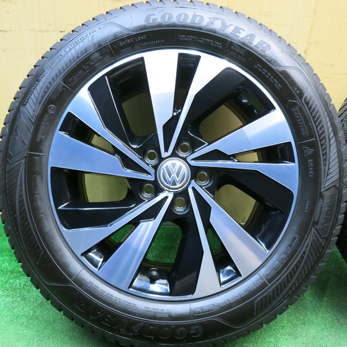 バリ溝！25年！キレイ！9分★ワーゲン ポロ TSI コンフォートライン 純正 185/65R15 グッドイヤー Vector 4Seasons Gen-3 オールシーズン 15インチ PCD100/5H★6031405HAノ