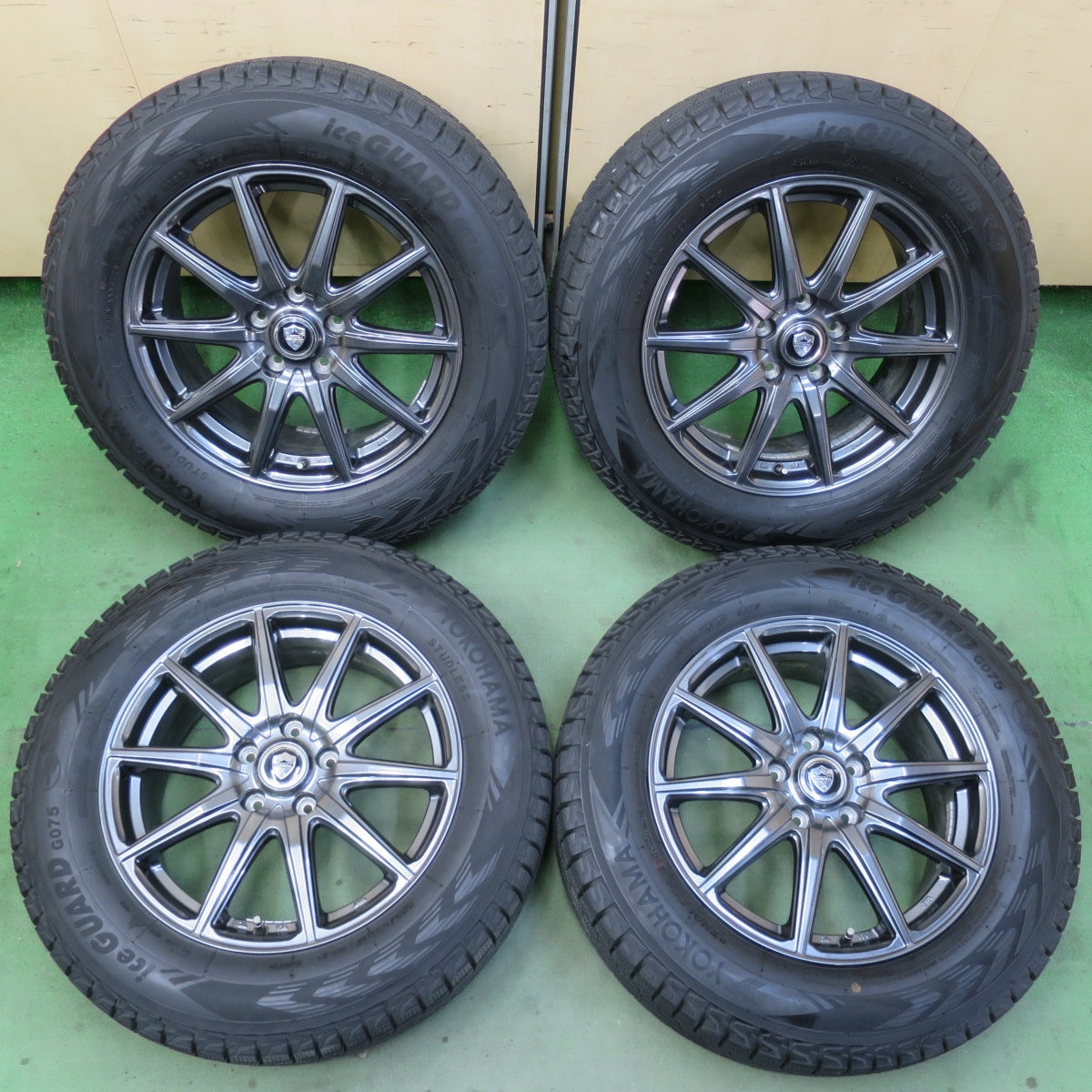 バリ溝！23年！キレイ！ほぼ10分★スタッドレス 225/65R17 ヨコハマ アイスガード G075 ESTROSA エステローザ 17インチ PCD114.3/5H★6040801イス
