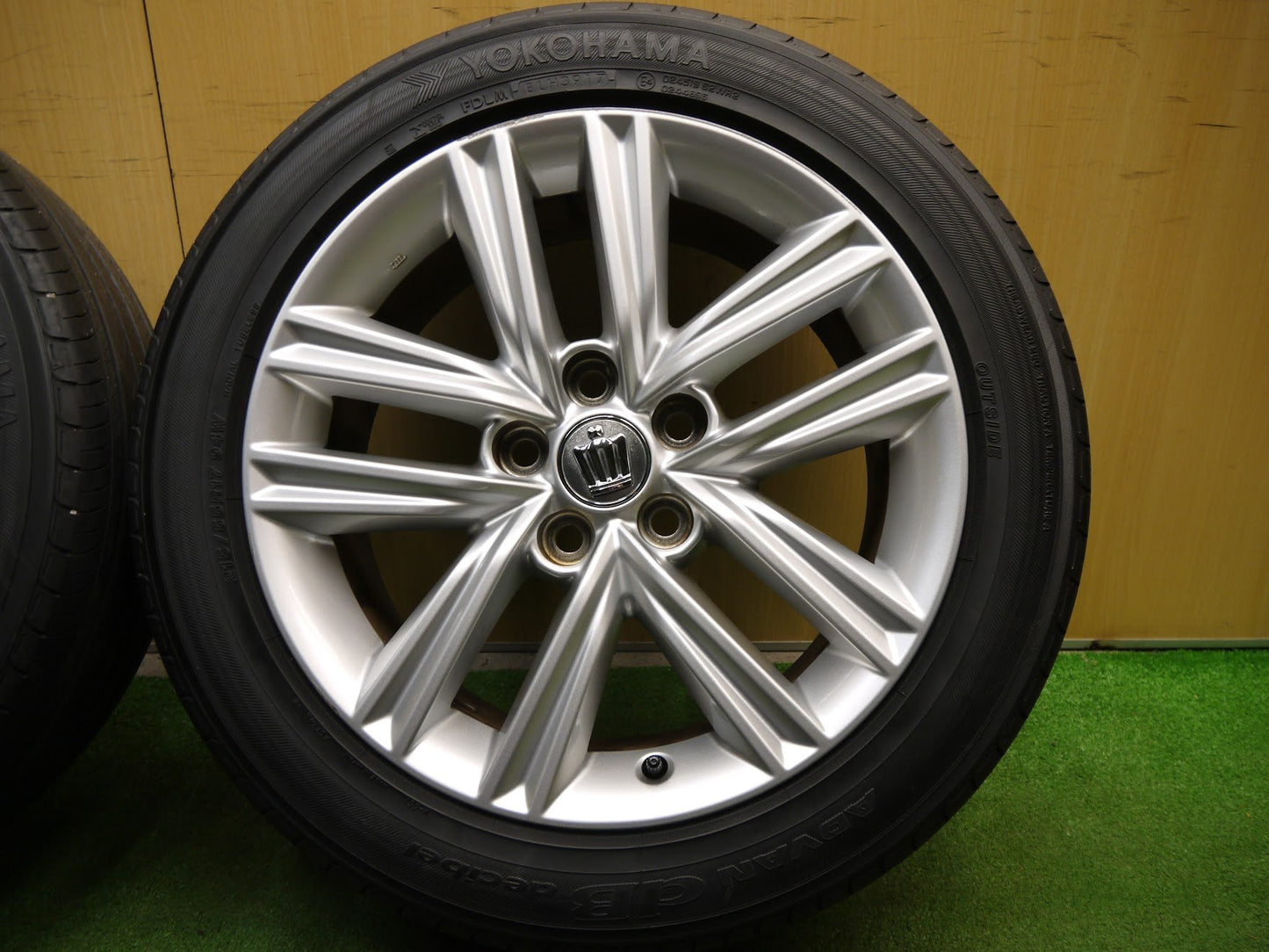 *送料無料* トヨタ 210系 クラウン アスリート 純正 215/55R17★215/55R17 ヨコハマ アドバン dB デシベル 17インチ PCD114.3/5H★2031409クノ
