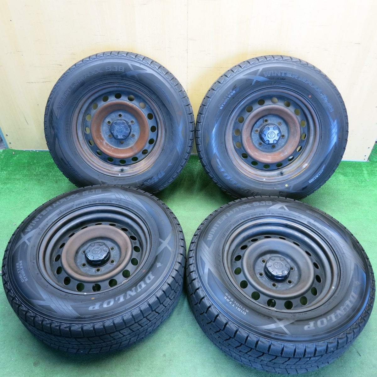 バリ溝！9.5分★トヨタ FJクルーザー 純正 スチール 265/65R17 スタッドレス ダンロップ ウインターマックス SJ8 SJ8+ 17インチ PCD139.7/6H★6061101HAス