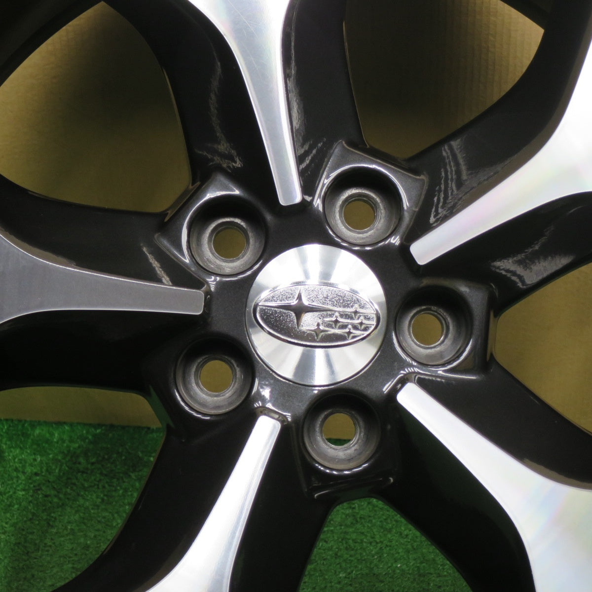 キレイ★スバル SJ フォレスター 純正 ホイール 18インチ 18×7J PCD100/5H★6060703NKホ