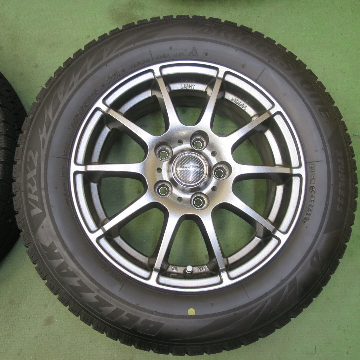 バリ溝！24年！キレイ！9.5分以上◎スタッドレス 195/65R15 ブリヂストン ブリザック VRX2 SCHNEIDER ATECH シュナイダー 15インチ PCD114.3/5H◎6091915イス