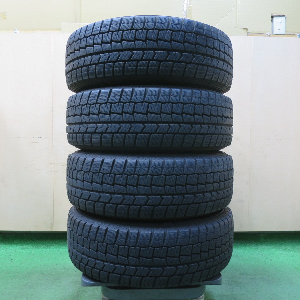 バリ溝！21年！キレイ！9.5分★プリウス 等 195/65R15 スタッドレス ダンロップ ウインターマックス WM02 VELVA SPORTZ ヴェルヴァ 15インチ PCD100/5H★5053105イス