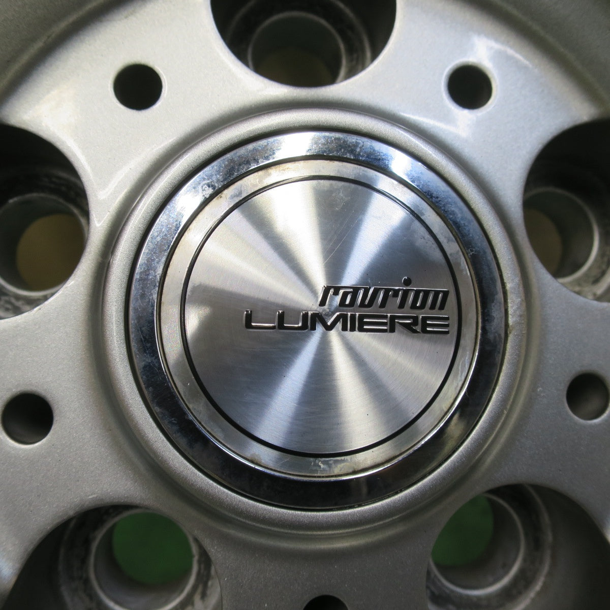 バリ溝！23年！キレイ！9.5分以上★スタッドレス 215/60R17 グッドイヤー アイスナビ7 ravrion LUMIERE ラブリオン 17インチ PCD114.3/5H★5101508イス