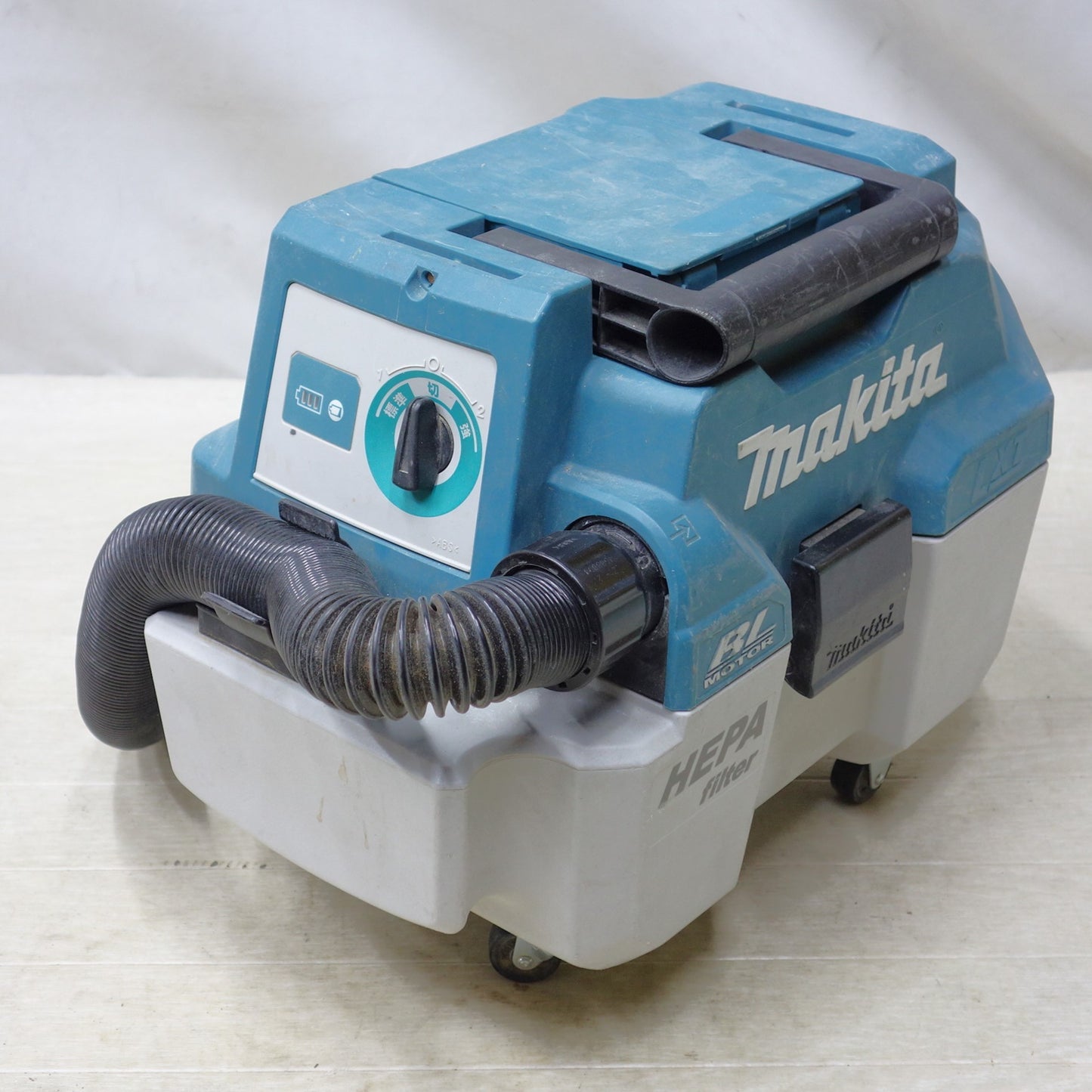 [送料無料] ◆makita マキタ 業務用 充電式集じん機 VC750D 乾湿両用 集塵機 電動工具 本体のみ◆