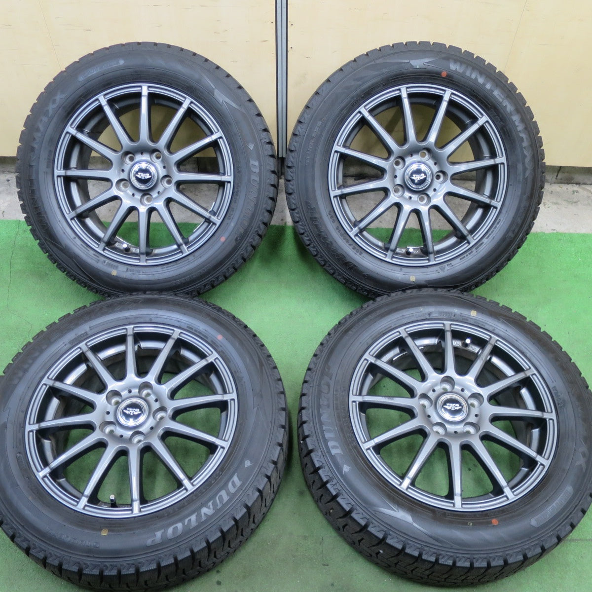 バリ溝！25年！9.5分★スタッドレス 205/60R16 ダンロップ ウインターマックス WM02 TEAD テッド 16インチ PCD114.3/5H★6021807TTス