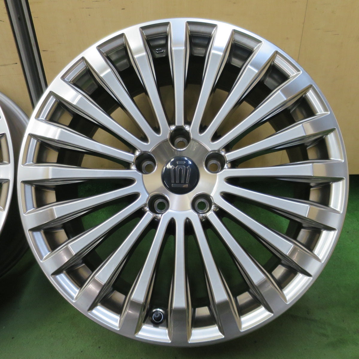 新車外し★トヨタ 30系 クラウン セダン 純正 ホイール 19インチ 19×8J PCD120/5H★6071401NGホ
