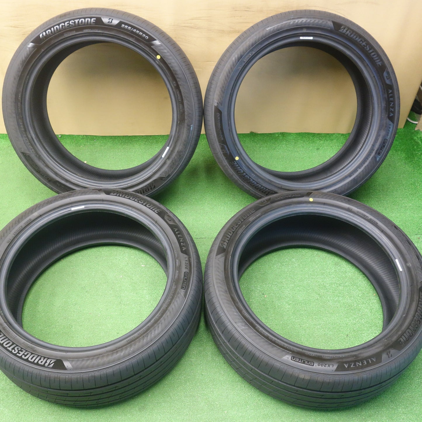 新車外し！26年★255/45R20 ブリヂストン アレンザ LX200 タイヤ 20インチ ALENZA レクサス RX クラウン アウトランダー 等★6061902KTノタ