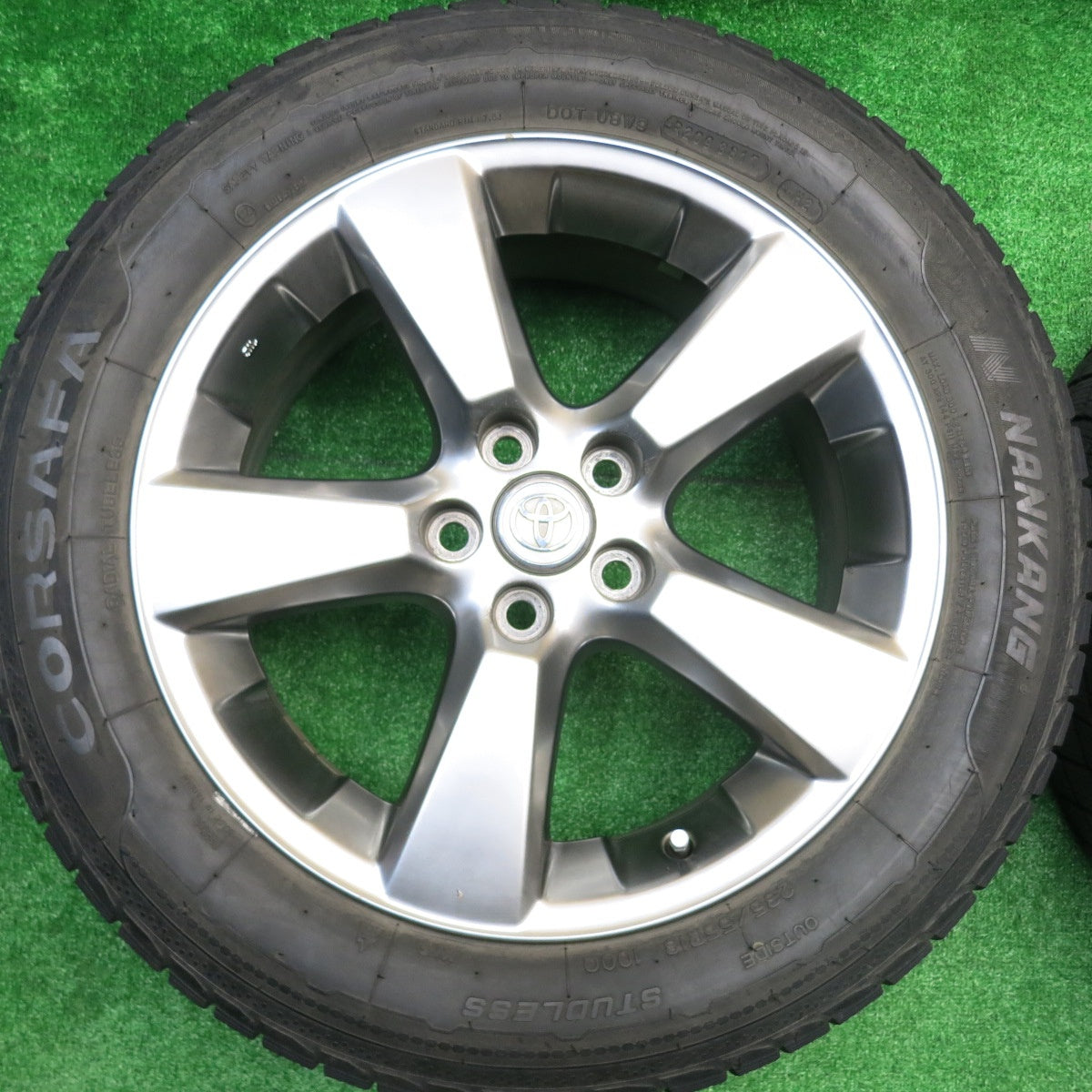 バリ溝！9.5分★トヨタ 30系 ハリアー 純正 235/55R18 スタッドレス ナンカン CORSAFA 18インチ PCD114.3/5H★5100901HAス