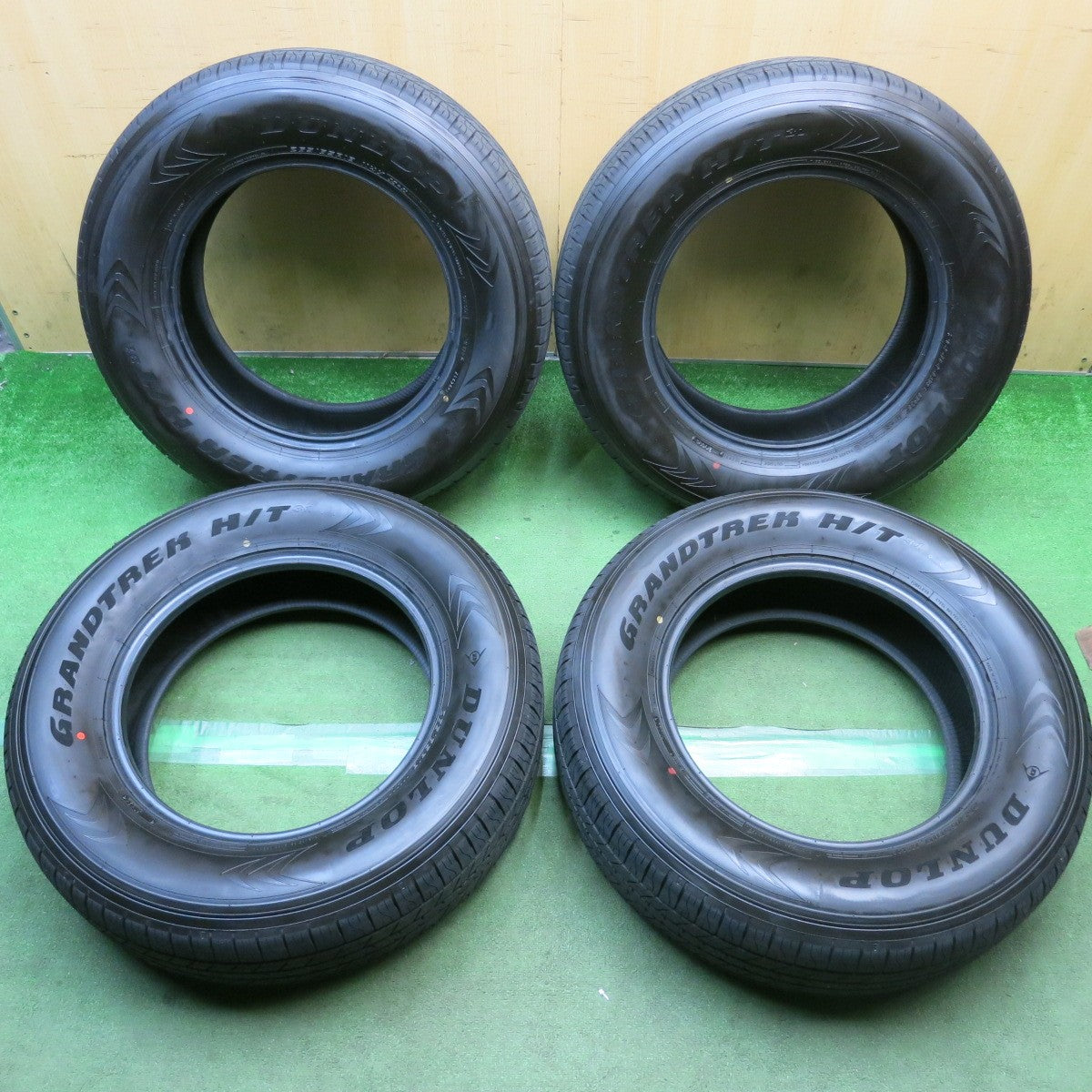 新車外し！26年◎265/65R18 ダンロップ グラントレック H/T 31 タイヤ 18インチ ランクル 250 300 レクサス LX 等◎6101111HAノタ