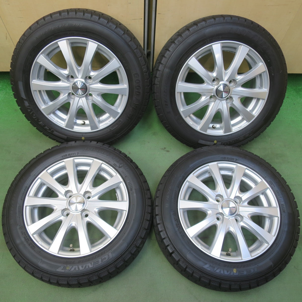 バリ溝！23年！キレイ！9.5分以上◎スタッドレス 165/65R14 グッドイヤー アイスナビ7 ravrion RS01 ラブリオン 14インチ PCD100/4H◎6081207イス
