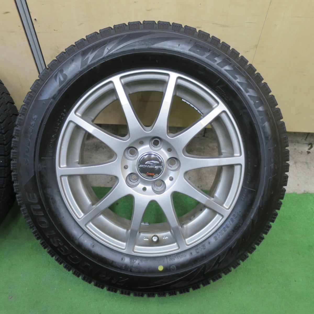 バリ溝！23年！キレイ！9.5分★プリウス 等 195/65R15 スタッドレス ブリヂストン ブリザック VRX2 SCHNEIDER シュナイダー 15インチ PCD100/5H★6040605TTス